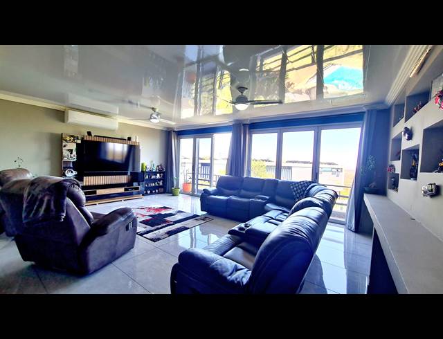 4 BEDROOM FREEHOLD FOR SALE IN SABLE HILLS